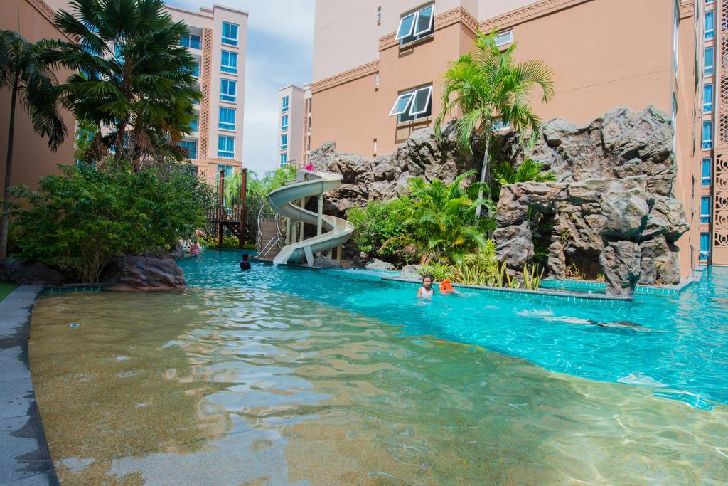 Atlantis Pattaya High Service Jomtien Beach Exterior photo