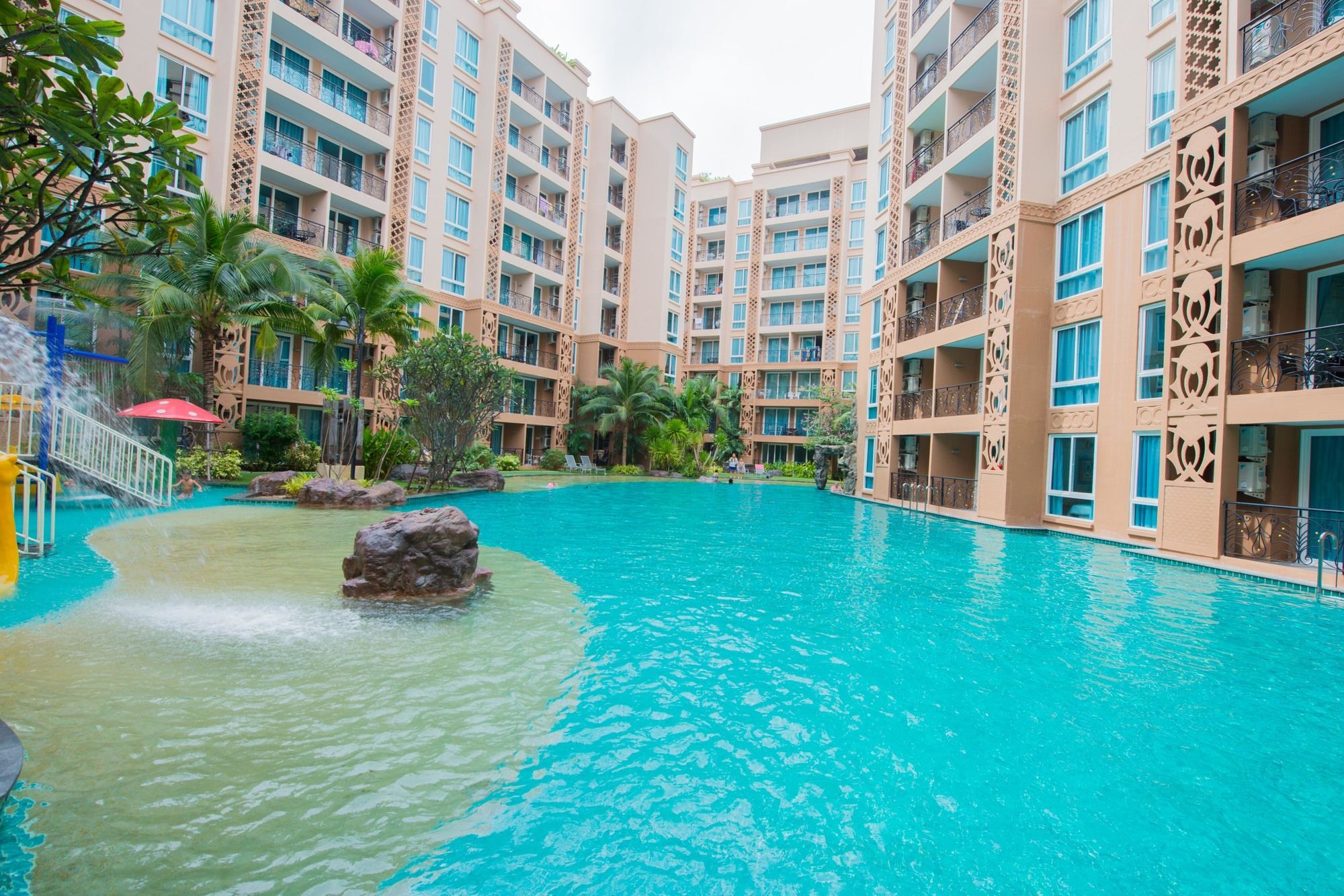 Atlantis Pattaya High Service Jomtien Beach Exterior photo