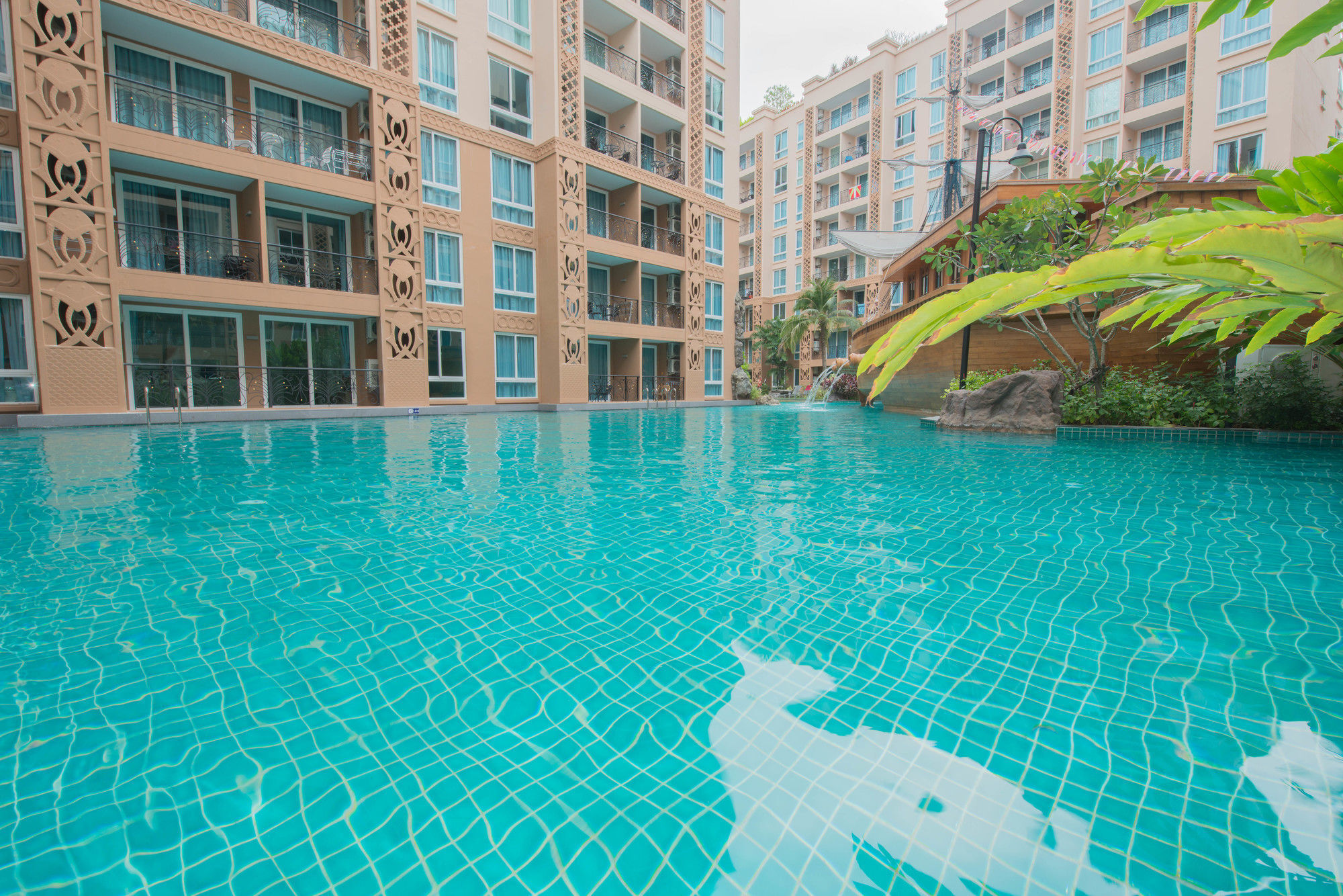 Atlantis Pattaya High Service Jomtien Beach Exterior photo