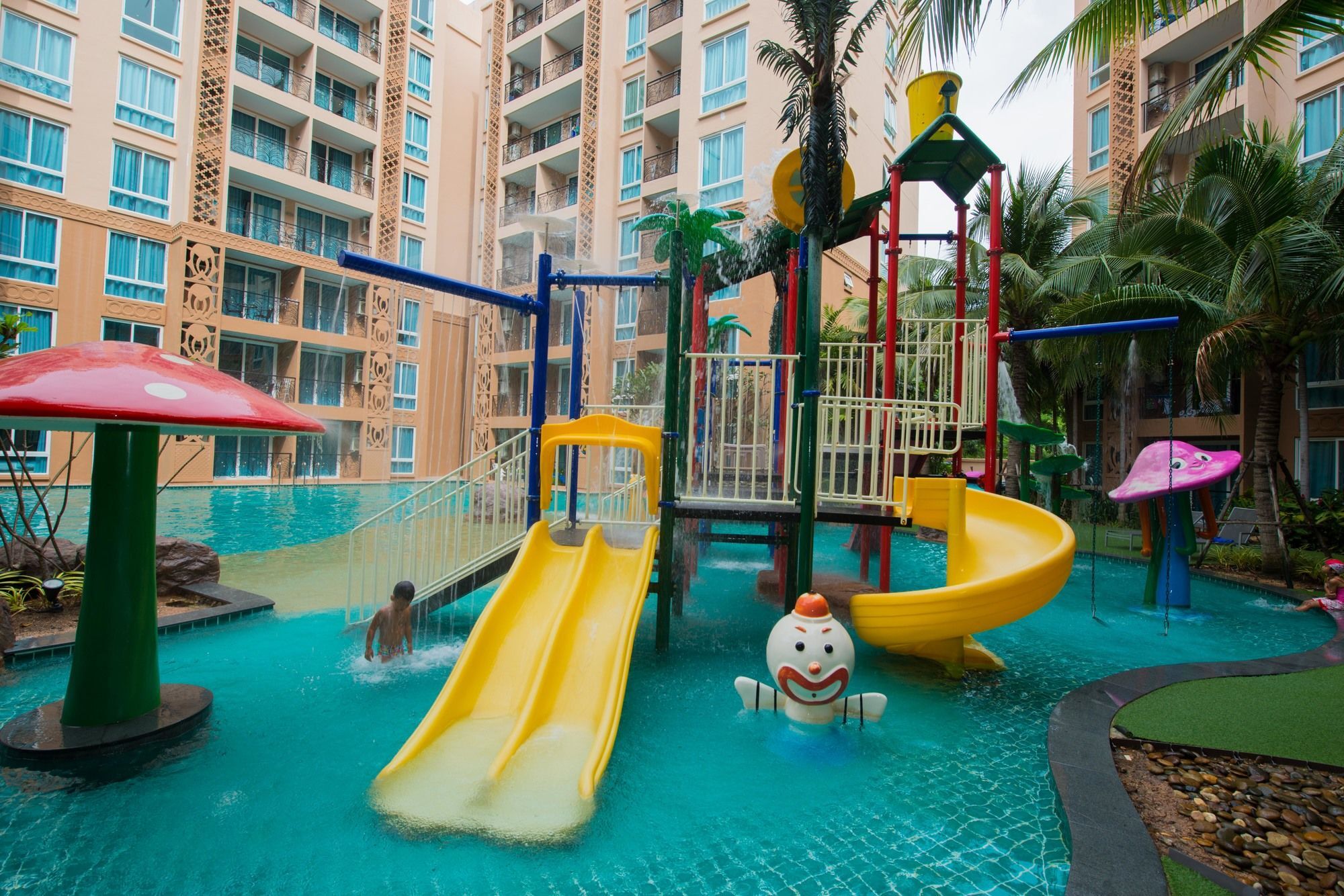 Atlantis Pattaya High Service Jomtien Beach Exterior photo